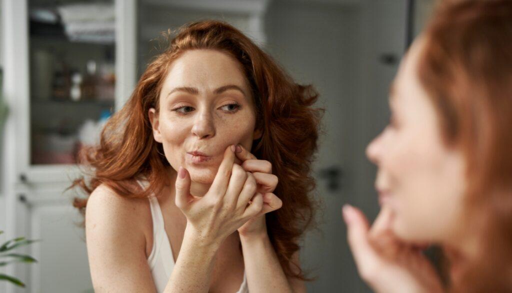 vyrážky na tvári v dospelosti